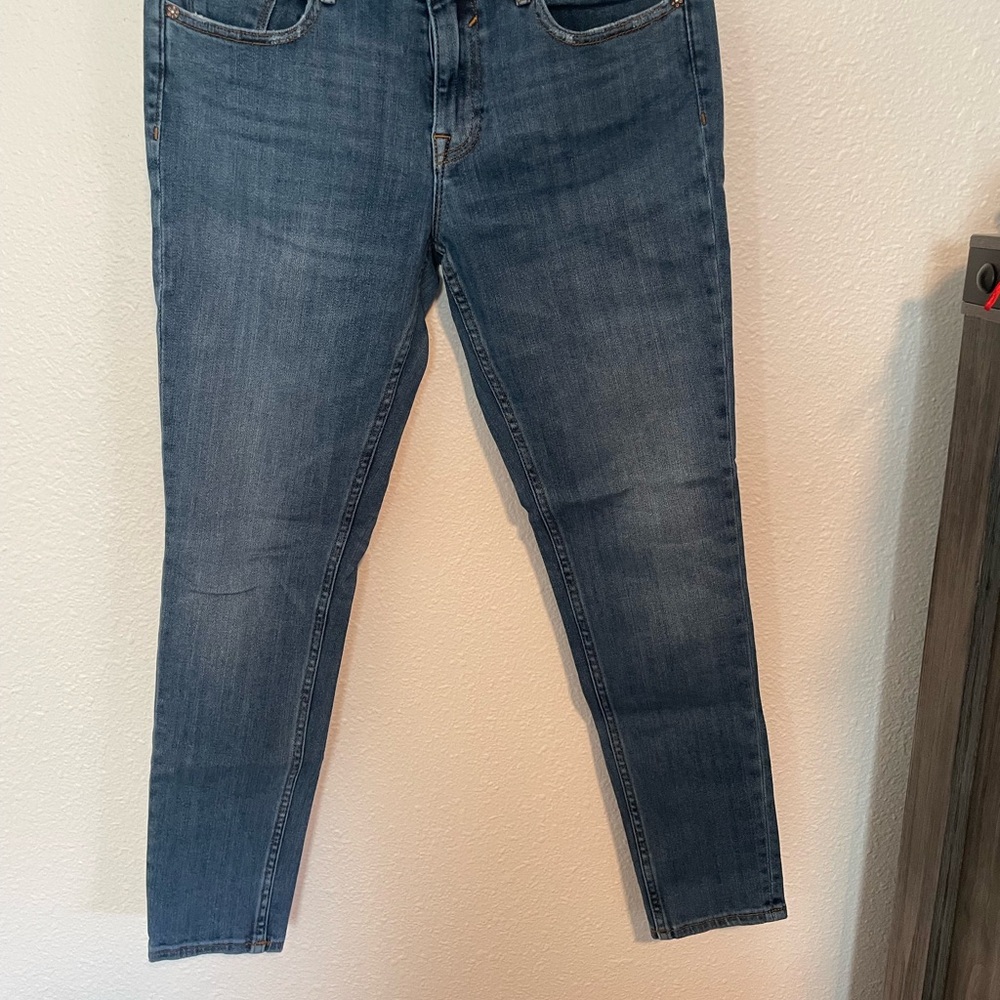 Vigoss Blue Ankle Cropped Jeans with Stretch